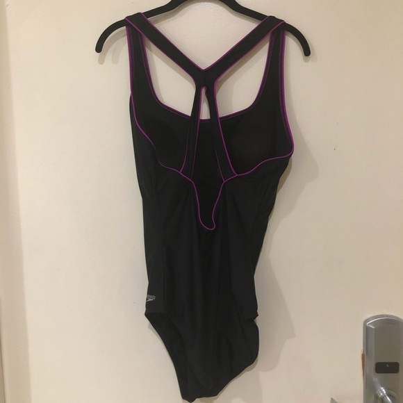 Speedo Black & Purple Lining Padded One Piece Swimsuit Size 18 - Picture 4 of 8